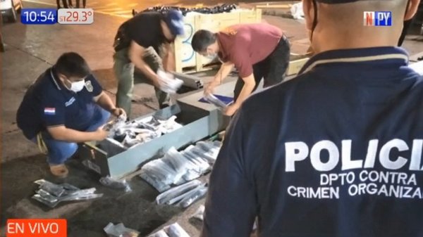 Incautan 40 fusiles desarmados provenientes de Estados Unidos | Noticias Paraguay