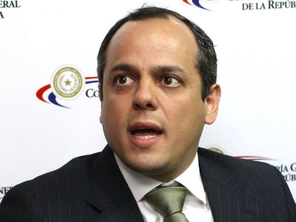 Actual contralor encabeza terna elegida por el Senado
