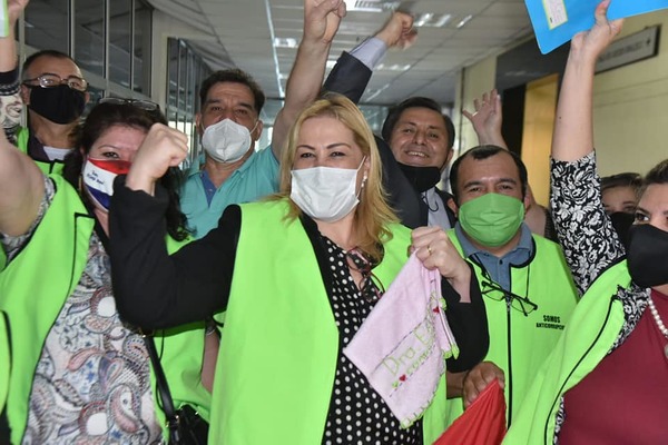 Tribunal absuelve a activista social María Esther Roa