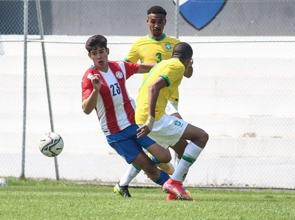 La Sub 17 se midió ante Brasil - APF