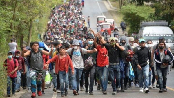 Caravana con migrantes venezolanos y haitianos parte a EEUU