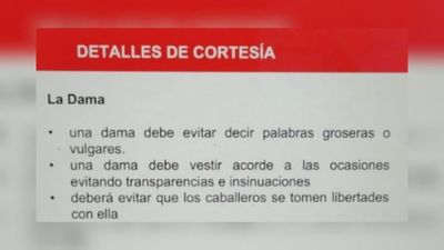 Clase de "modales" en universidad: "Una dama debe evitar decir palabras vulgares"