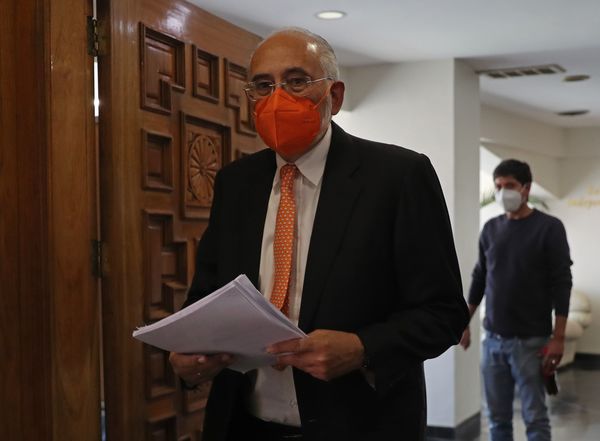 Carlos Mesa: "Me van a enjuiciar por haber nacionalizado el salar de Uyuni" - MarketData