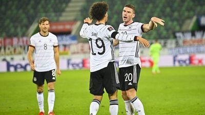 Alemania gana pero no convence