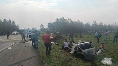 Misiones: Dos fallecidos en aparatoso accidente de camiones