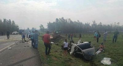 Dos fallecidos en aparatoso accidente de camiones en Misiones