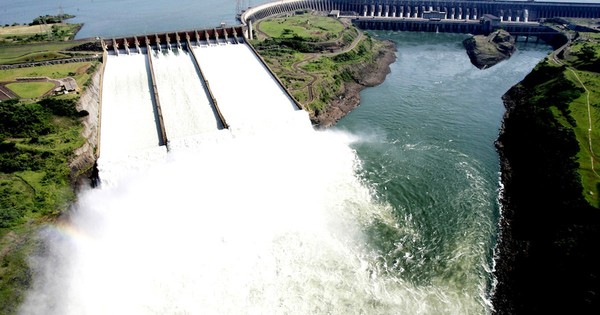 La Nación / Advierten que crisis hidrológica implicará 30% menos de producción de energía