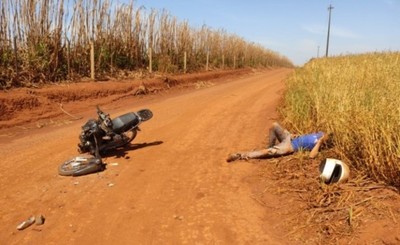 Motociclista de 14 años hizo un adelantamiento y chocó contra camión