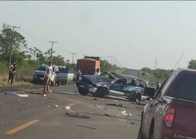 Madre e hijos sufren aparatoso accidente vehicular sobre la Ruta PY11
