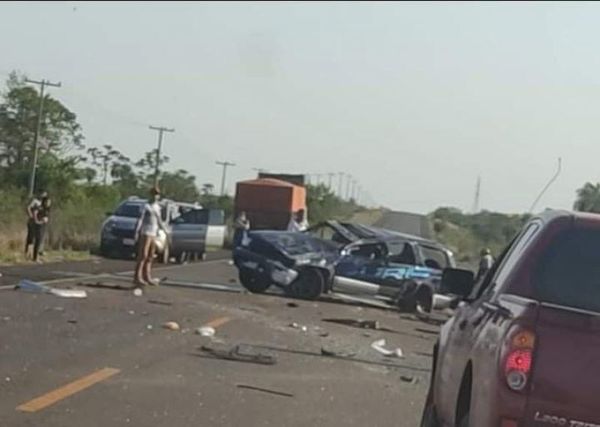 Madre e hijos sufren aparatoso accidente vehicular sobre la Ruta PY11