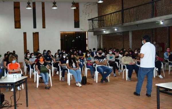 Capacitan a voluntarios para censar a alfareros •