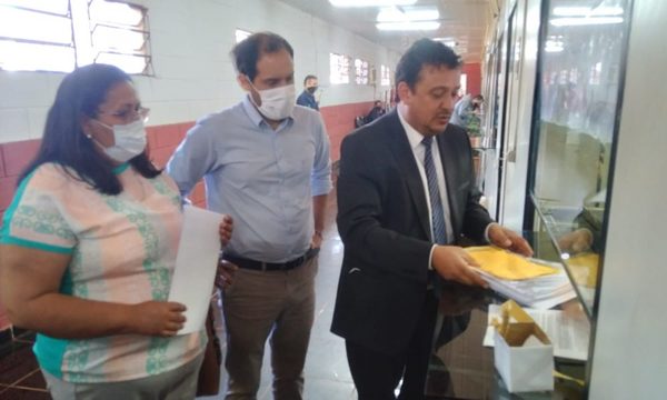 Dos intendentables, ex funcionarios de la Gobernación denuncian a Prieto