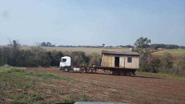Cardenales SA ratifica que invasión se realizó transportando una casa - Nacionales - ABC Color