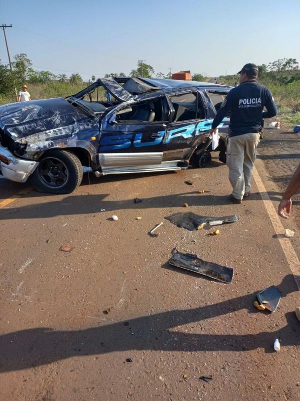 Dos menores murieron tras vuelco de vehículo en Capitán Bado
