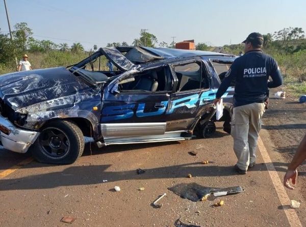 Dos menores murieron tras vuelco de vehículo en Capitán Bado