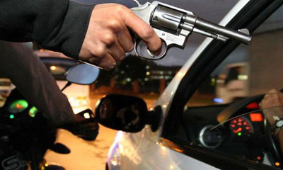 Roban dinero y celular durante violento asalto en vía publica de Coronel Oviedo - OviedoPress
