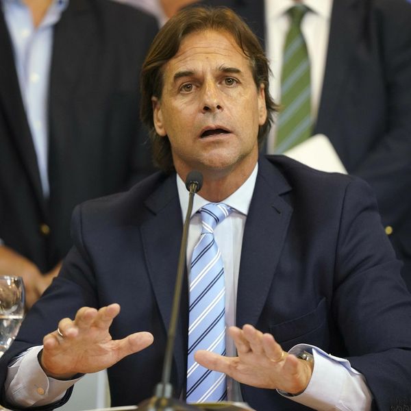 Lacalle Pou quiere que los feriados sean inamovibles: “No nacieron por un tema turístico” | .::Agencia IP::.