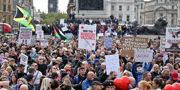 Diario HOY | Policías heridos en Londres en choques con manifestantes antivacunas