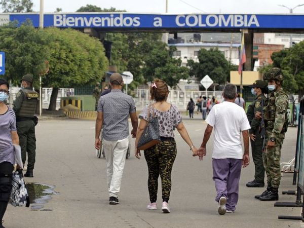 Colombia analiza abrir la frontera con Venezuela