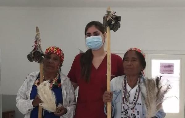 Como agradecimiento, mujeres Nivaclé homenajearon a médica