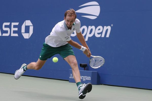 Medvedev arrasa a Andújar - Tenis - ABC Color