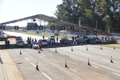 Autódromo hace pausa por tercera vez ante insuficientes vacunas - Nacionales - ABC Color