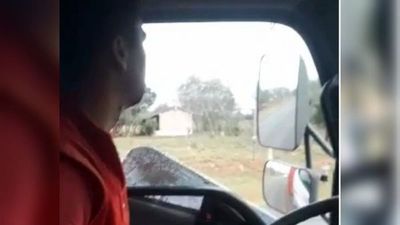 Le balearon en asalto y siguió manejando para pedir socorro