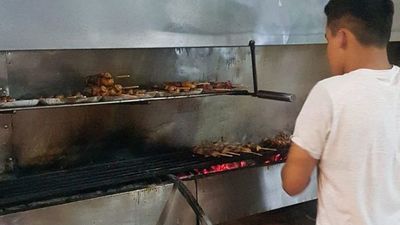 Efecto inflación: vende asadito a G. 5 mil cada uno y ya no 3 x G. 10.000