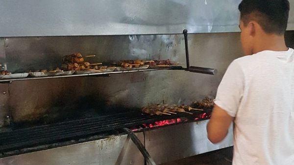 Efecto inflación: vende asadito a G. 5 mil cada uno y ya no 3 x G. 10.000