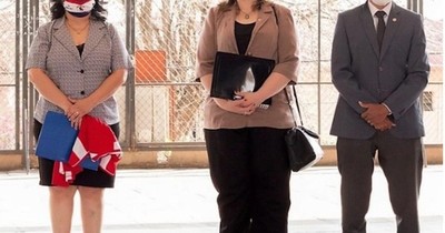 La Nación / Directora promete capacitación