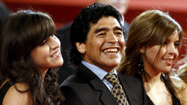 Hijas de Maradona no podrán explotar la marca 'Maradona'