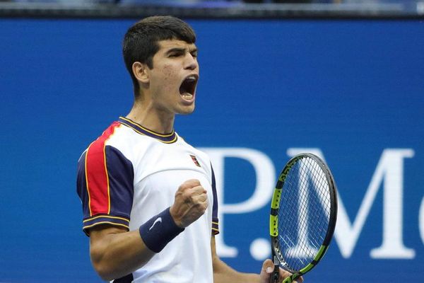 Tsitsipas apeado del Abierto por el fenómeno Alcaraz; Medvedev y Muguruza en octavos - Tenis - ABC Color