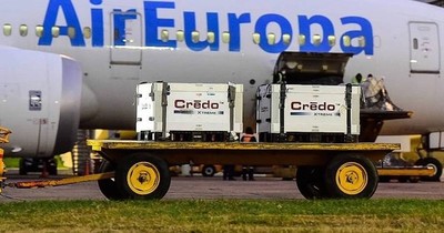 La Nación / Llegaron 50.800 dosis de Moderna donadas por Qatar