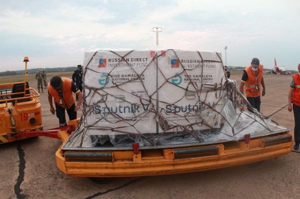 Vacunas siguen llegando a cuentagotas al país - Noticiero Paraguay