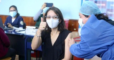 La Nación / Falta de conductores de camiones perturba vacunación contra la gripe en Gran Bretaña