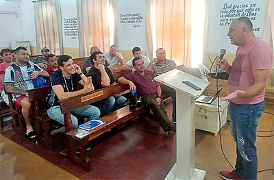 Un «loco» en la cárcel: Curso de DT de Fútbol en Tacumbú