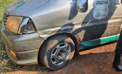 Triple choque de vehículos involucra a una ambulancia de Minga Porã