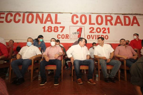 Velázquez y Cartes en acto de “unidad” colorada en Coronel Oviedo - Nacionales - ABC Color