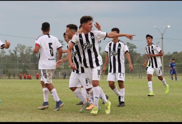 Sub 16: Guaireña frenó a Olimpia y hay cuatro líderes  - Fútbol - ABC Color