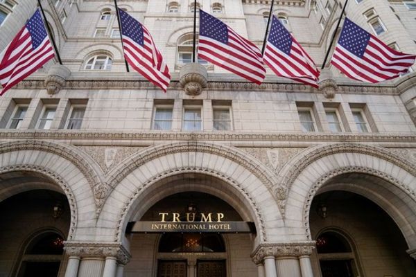 Trump está a punto de vender su hotel en Washington D.C., según reportes