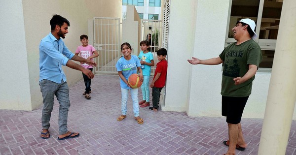 La Nación / Ahmad, un refugiado afgano en una residencia del Mundial de Catar