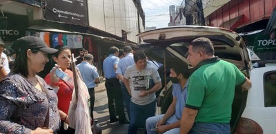Franquito recorrió el microcentro y recibió apoyo de trabajadores