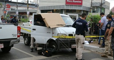 La Nación / Policías tienen que comprar sus propias armas y balas, denuncian