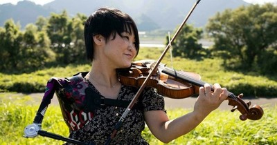 La Nación / Manami Ito, violinista, enfermera y exatleta paralímpica de Japón