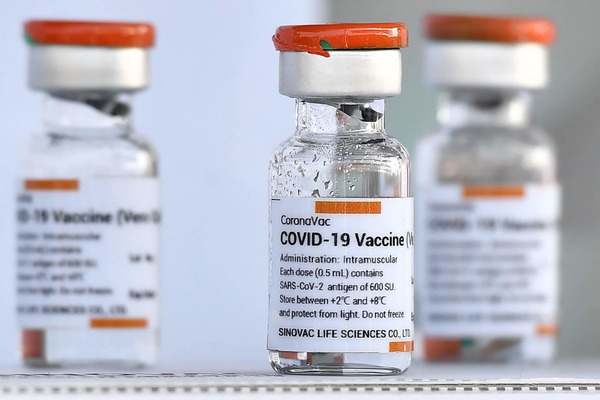 Brasil suspendió el uso de 12 millones de dosis de la vacuna contra el COVID-19 Coronavac | Ñanduti