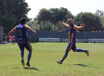 Diario HOY | Colón cumple con los deberes y recorta distancia