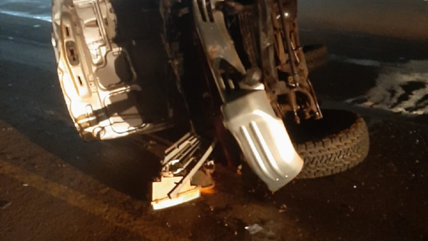 Choque y vuelco de vehículos deja tres personas heridas en Santa Rita