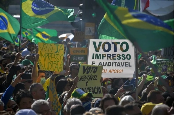 Bolsonaro aviva la grieta y lanza a su gente a la calle contra la Corte Suprema - ADN Digital