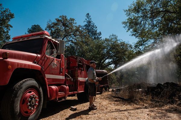 Vinicultores de California combaten los incendios por su propia cuenta