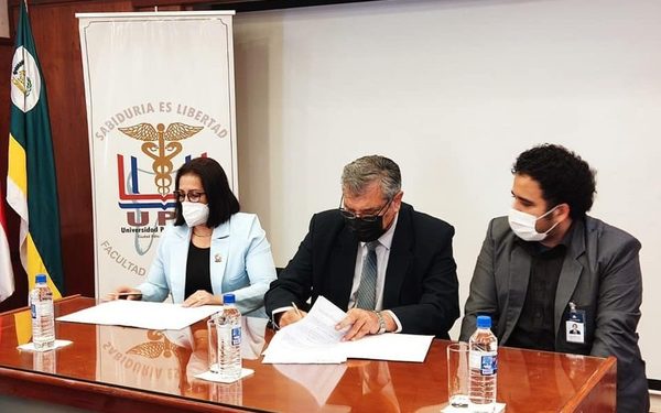 REXUNE firma convenio con Facultad de Odontología de la UPE